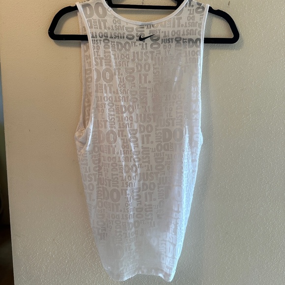 Nike Medium Workout Knot Tank - Picture 2 of 10